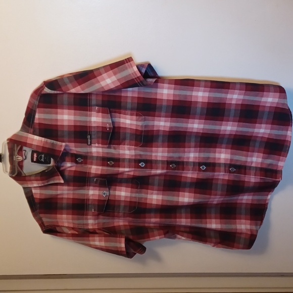 WRANGLER MENS PLAID SHIRT, SHORT SLEEVE, BUTTON UP, TWO FRONT POCKETS. - Picture 4 of 7